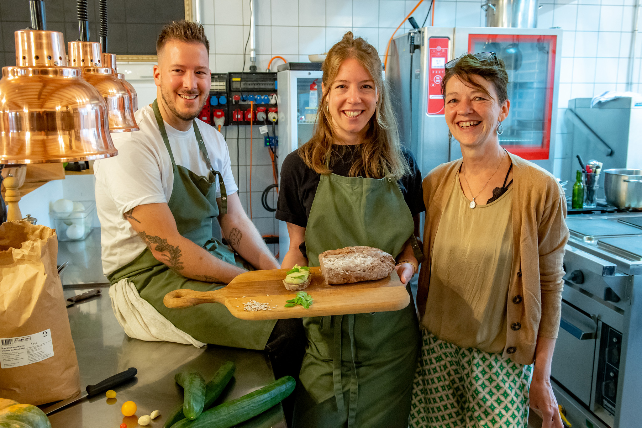 Das NonVocado Team in der Entwicklungsküche